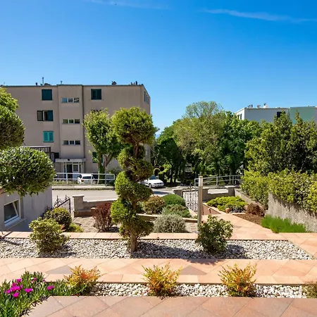 Mladenka Apartman *